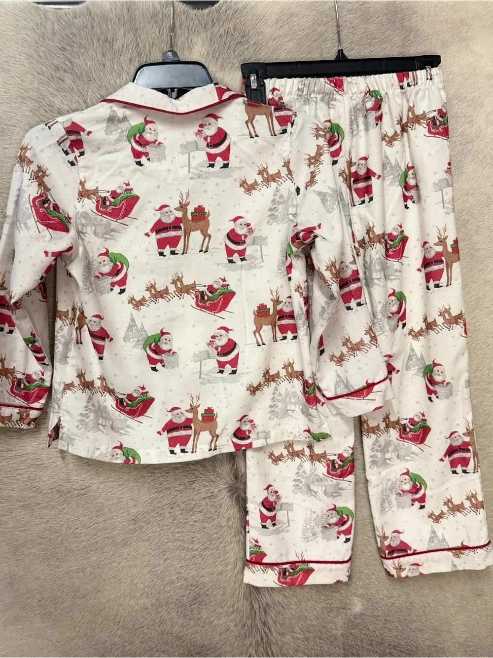 Pottery Barn Kids White & Red Santa Print Pajama Set size 8